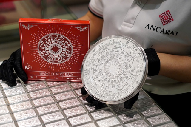 Cầm 1 tỉ trong tay , n&ecirc;n đầu tư v&agrave;ng bạc như thế n&agrave;o trong năm 2026? - Ảnh 2.