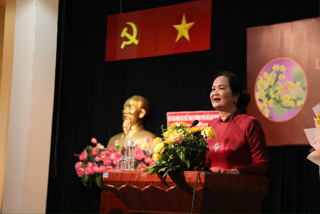 Nh&agrave; văn B&igrave;nh Dương, B&agrave; Rịa &ndash; Vũng T&agrave;u, TP.HCM 'về chung một nh&agrave;' nhận giải thưởng- Ảnh 1.