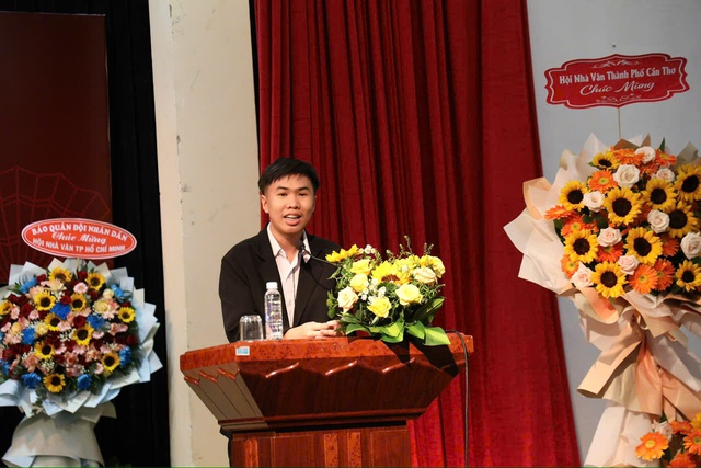 Nh&agrave; văn B&igrave;nh Dương, B&agrave; Rịa &ndash; Vũng T&agrave;u, TP.HCM 'về chung một nh&agrave;' nhận giải thưởng- Ảnh 2.