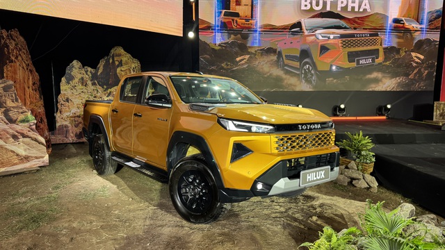 Toyota Hilux 2026 lột x&aacute;c thiết kế, chốt gi&aacute; từ 632 triệu đồng- Ảnh 1.