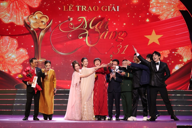 H&ograve;a Minzy 'c&agrave;n qu&eacute;t' giải thưởng, L&acirc;m Vỹ Dạ l&agrave; diễn vi&ecirc;n s&acirc;n khấu được y&ecirc;u th&iacute;ch- Ảnh 3.