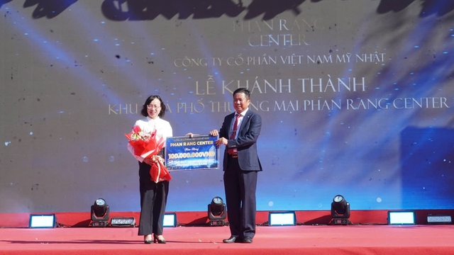 Khánh thành khu phố thương mại, kỳ vọng tạo động lực mới cho Phan Rang- Ảnh 2. Khánh thành khu phố thương mại, kỳ vọng tạo động lực mới cho Phan Rang- Ảnh 2.