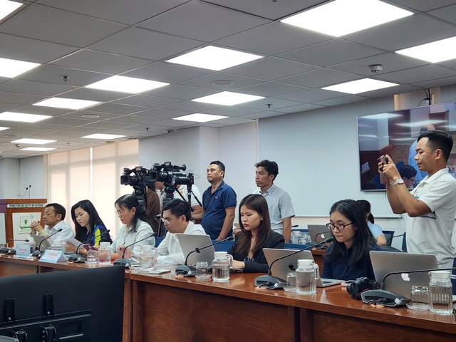 TP.HCM họp b&aacute;o, trả lời về c&ocirc;ng ty cung cấp suất ăn b&aacute;n tr&uacute; g&acirc;y bức x&uacute;c - Ảnh 3.