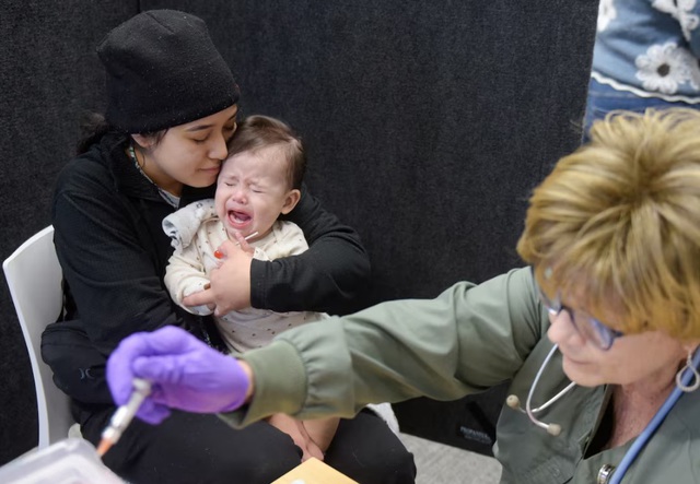 B&ugrave;ng ph&aacute;t dịch sởi kỷ lục ở bang Mỹ, gần 800 ca mắc bệnh - Ảnh 1.