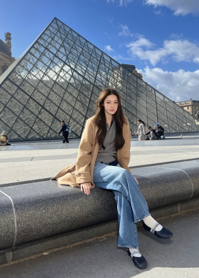 Giày búp bê đế bệt mang đến sự thoải mái mà vẫn tinh tế- Ảnh 1.