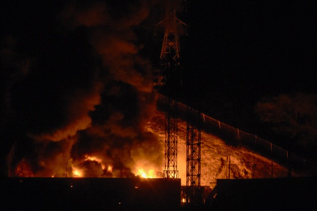 Căng thẳng Venezuela Mỹ leo thang , Tổng thống Maduro ban bố tình trạng khẩn cấp - Ảnh 1. Căng thẳng Venezuela Mỹ leo thang , Tổng thống Maduro ban bố tình trạng khẩn cấp - Ảnh 1.