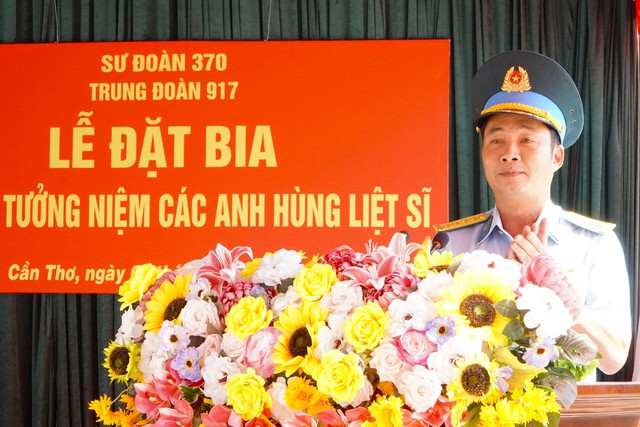 B&aacute;o Thanh Ni&ecirc;n dựng bia tưởng niệm 18 liệt sĩ tại Trung đo&agrave;n Kh&ocirc;ng qu&acirc;n 917- Ảnh 9.