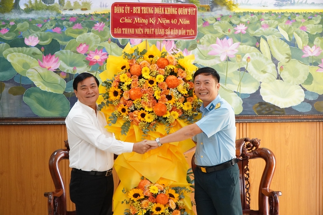 B&aacute;o Thanh Ni&ecirc;n dựng bia tưởng niệm 18 liệt sĩ tại Trung đo&agrave;n Kh&ocirc;ng qu&acirc;n 917- Ảnh 3.