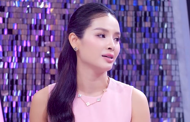 Phương Trinh Jolie n&oacute;i về chồng k&eacute;m tuổi: T&ocirc;i chọn người đ&agrave;n &ocirc;ng mang lại b&igrave;nh y&ecirc;n - Ảnh 1.