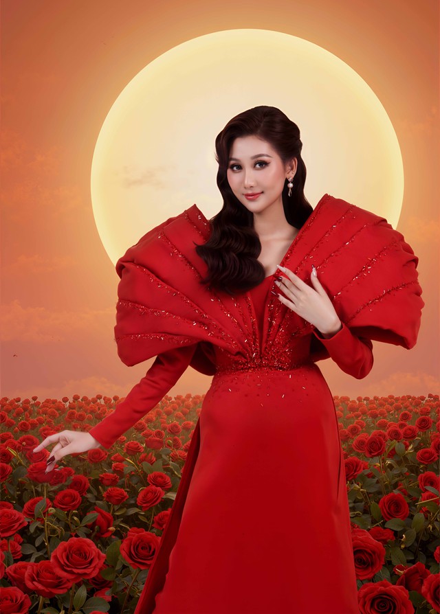 Áo dài cách điệu lạ mắt lấy cảm hứng từ bảng màu ngũ hành- Ảnh 1.