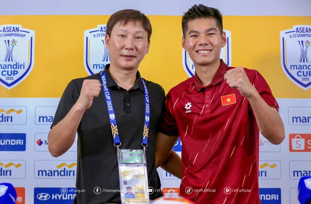 'Hòn đá tảng' Hiểu Minh sẽ kế thừa Đình Trọng làm lá chắn thép trước U.23 Jordan- Ảnh 5. 'Hòn đá tảng' Hiểu Minh sẽ kế thừa Đình Trọng làm lá chắn thép trước U.23 Jordan- Ảnh 5.