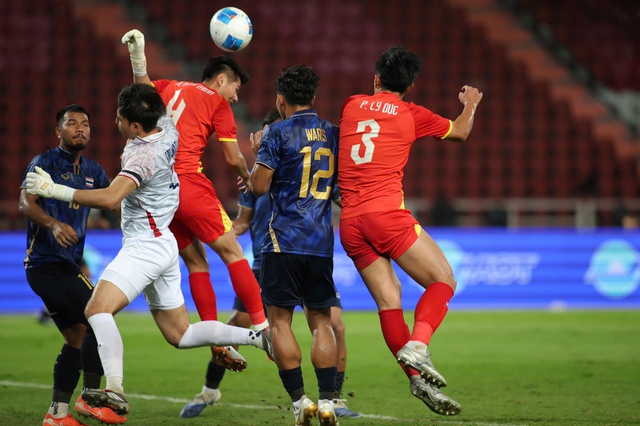 'Hòn đá tảng' Hiểu Minh sẽ kế thừa Đình Trọng làm lá chắn thép trước U.23 Jordan- Ảnh 3. 'Hòn đá tảng' Hiểu Minh sẽ kế thừa Đình Trọng làm lá chắn thép trước U.23 Jordan- Ảnh 3.