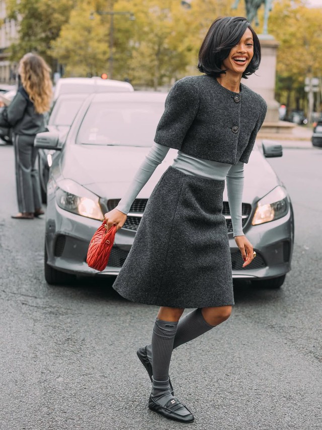 Vẻ đẹp hình học thanh lịch của chân váy chữ A - Ảnh 7.