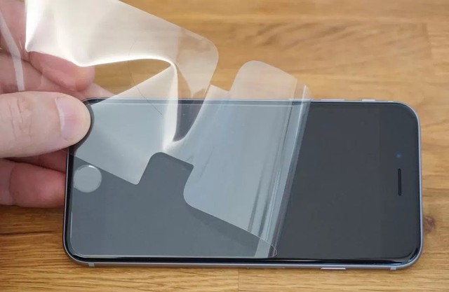 Những điều tuyệt đối không nên làm trên smartphone - Ảnh 2.