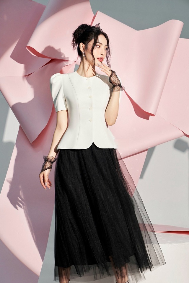 Khoe dáng tinh tế với bộ đôi áo peplum cùng chân váy - Ảnh 3.
