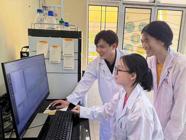 Tiến sĩ trẻ v&agrave; h&agrave;nh tr&igrave;nh nghi&ecirc;n cứu v&igrave; bệnh nh&acirc;n ung thư - Ảnh 1.