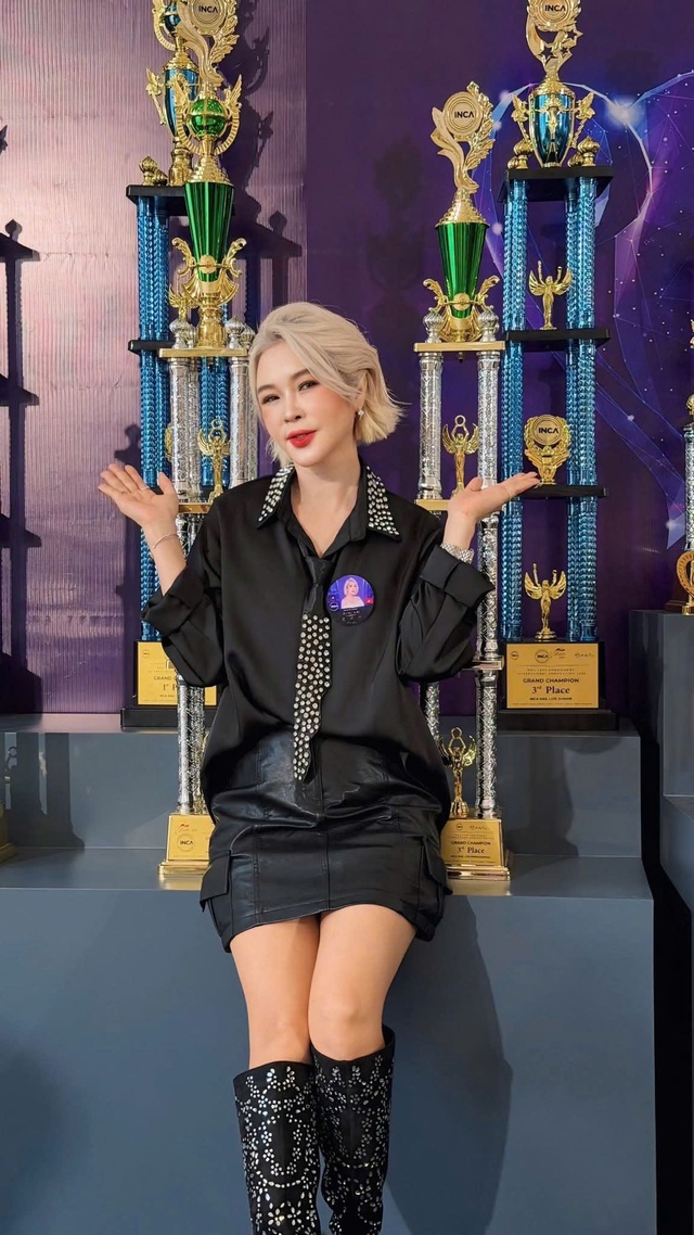 Phong cách thời trang sành điệu của chuyên gia thẩm mỹ Hà Nội - Ảnh 3.