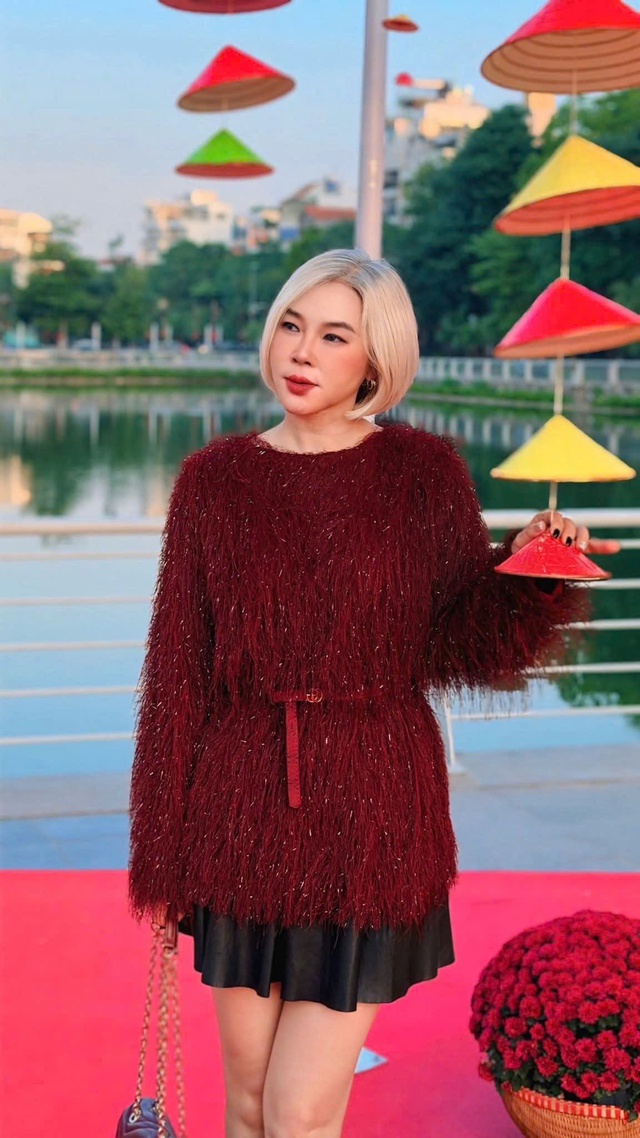 Phong cách thời trang sành điệu của chuyên gia thẩm mỹ Hà Nội - Ảnh 5.