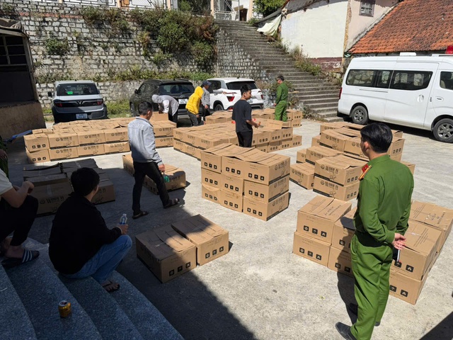 Lâm Đồng: Phát hiện hơn 4 tấn cà phê trộn đậu nành, nghi sản xuất hàng giả - Ảnh 1.