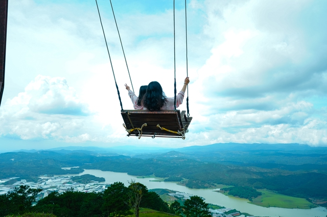 Dalattourist: Nửa thế kỷ bền bỉ khơi nguồn s&aacute;ng tạo, c&ugrave;ng L&acirc;m Đồng vươn m&igrave;nh rạng rỡ- Ảnh 9.