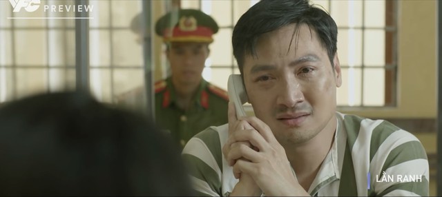 Diễn xuất g&acirc;y tranh c&atilde;i của Hồng Diễm v&agrave; Mạnh Trường trong phim Lằn ranh 2026 - Ảnh 3.