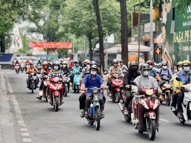 Thời tiết TP.HCM se lạnh s&aacute;ng nay 30.1 - Ảnh 1.