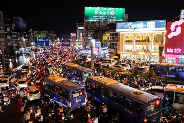 Danh s&aacute;ch 22 điểm c&oacute; nguy cơ &ugrave;n tắc giao th&ocirc;ng ở TP.HCM - Ảnh 2.