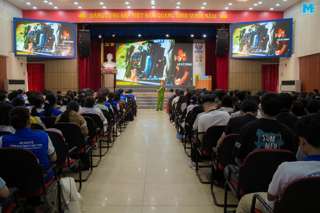 Trung b&igrave;nh 2 ng&agrave;y xảy ra một vụ &lsquo;bắt c&oacute;c online&rsquo;: Nh&agrave; trường l&agrave;m ngay điều n&agrave;y - Ảnh 3.