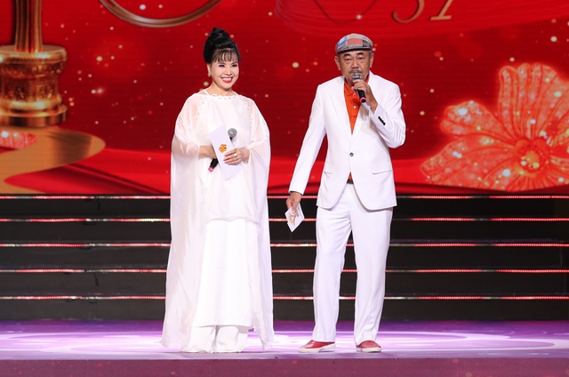 NSND Lệ Thủy, NSƯT Kim Tử Long c&ugrave;ng d&agrave;n nghệ sĩ gạo cội hội ngộ - Ảnh 5.