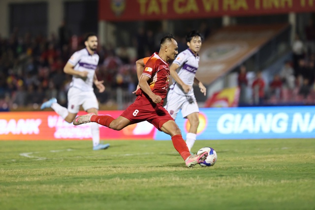 Tiếc cho sao trẻ U.23 Việt Nam L&ecirc; Viktor, cuộc chạm tr&aacute;n của những 'cố nh&acirc;n' thiếu b&agrave;n thắng!- Ảnh 3.