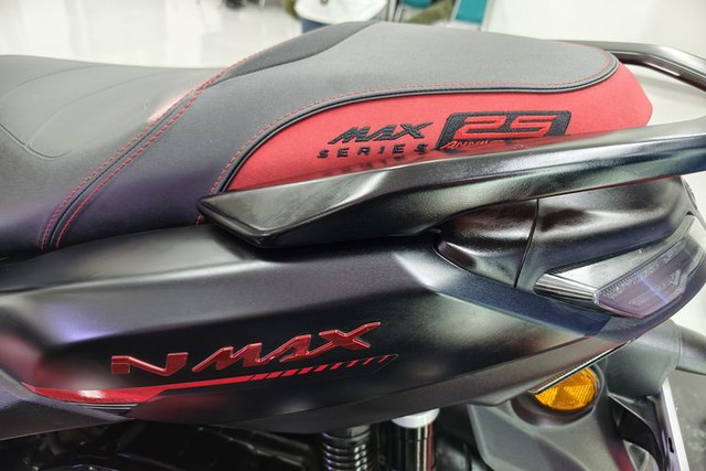 Yamaha NMAX 155 c&oacute; phi&ecirc;n bản đặc biệt kỷ niệm 25 năm d&ograve;ng MAX Series - Ảnh 3.
