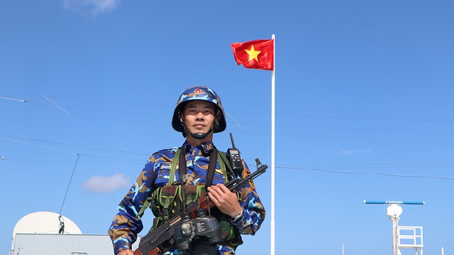 Mang xuân từ đất liền đến các nhà giàn DK1 - Ảnh 14.