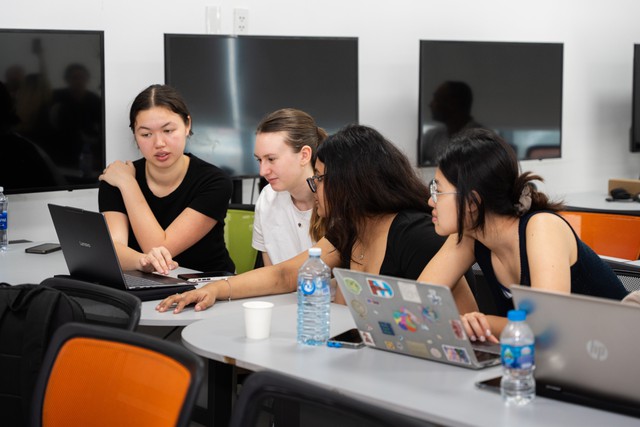 - Ảnh 2. - Ảnh 2.