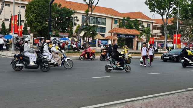 TP.HCM: Th&oacute;t tim tại giao lộ c&oacute; đ&egrave;n giao th&ocirc;ng hoạt động kh&ocirc;ng ổn định - Ảnh 2.