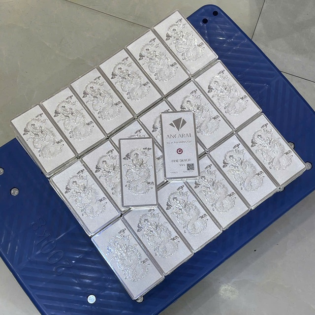 Giá bạc rơi thẳng đứng- Ảnh 1. Giá bạc rơi thẳng đứng- Ảnh 1.