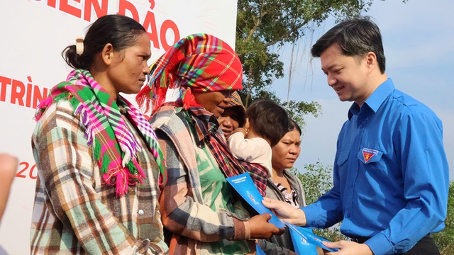 Xuân nơi tuyến đầu: Những việc làm khiến ai cũng tự hào- Ảnh 2.