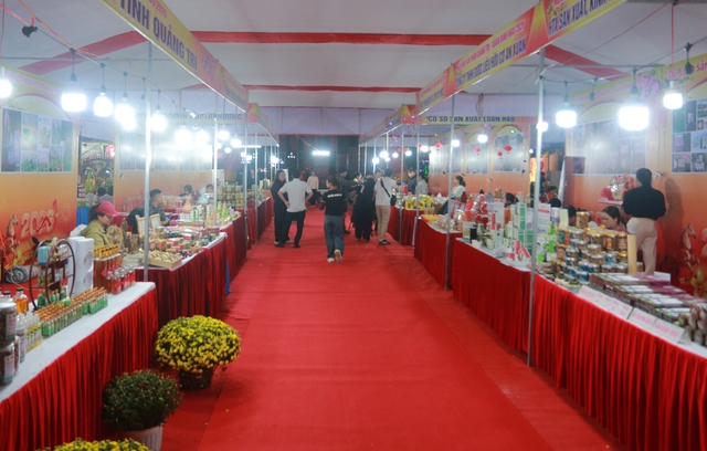 Gần 300 sản phẩm OCOP có mặt tại Ngày hội sản phẩm Quảng Trị - Xuân Bính Ngọ 2026- Ảnh 2. Gần 300 sản phẩm OCOP có mặt tại Ngày hội sản phẩm Quảng Trị - Xuân Bính Ngọ 2026- Ảnh 2.