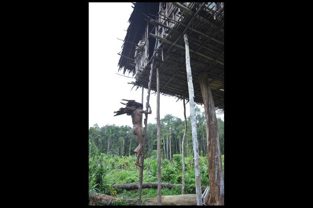 Trong cõi không ở nơi tận cùng thế giới - Ảnh 1. Trong cõi không ở nơi tận cùng thế giới - Ảnh 1.