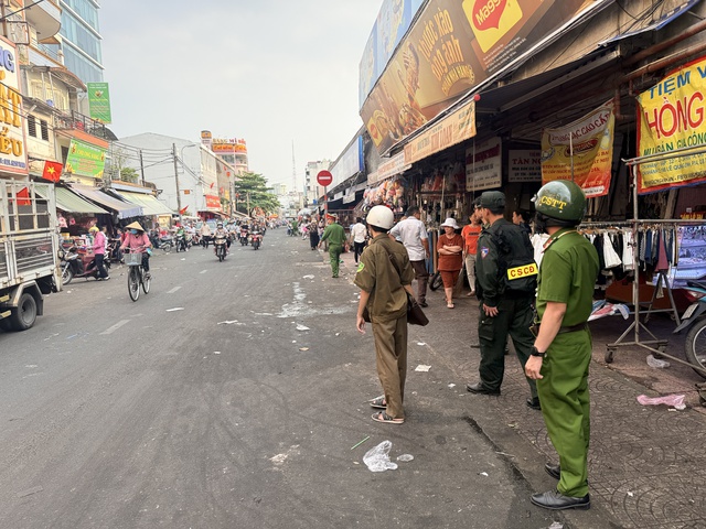 Đỗ xe m&aacute;y tr&ecirc;n vỉa h&egrave; TP.HCM: Phường đề xuất người d&acirc;n kh&ocirc;ng cần xin ph&eacute;p- Ảnh 5.