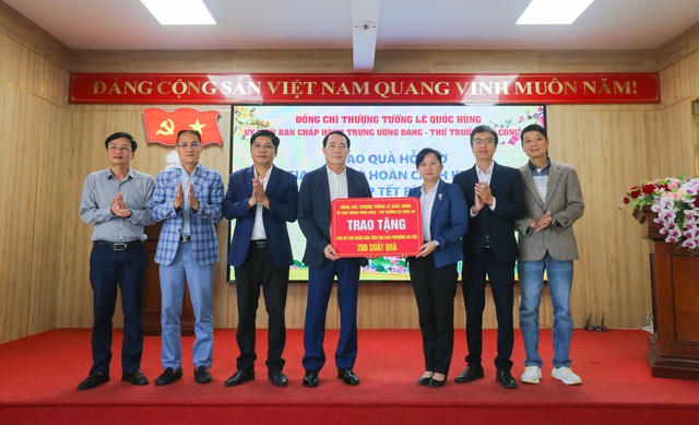 Để người dân khó khăn có cái tết đủ đầy hơn- Ảnh 1. Để người dân khó khăn có cái tết đủ đầy hơn- Ảnh 1.