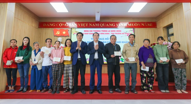 Để người dân khó khăn có cái tết đủ đầy hơn- Ảnh 2. Để người dân khó khăn có cái tết đủ đầy hơn- Ảnh 2.