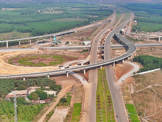 Đề xuất khai thác tạm cao tốc Biên Hòa - Vũng Tàu trước tết- Ảnh 4. Đề xuất khai thác tạm cao tốc Biên Hòa - Vũng Tàu trước tết- Ảnh 4.