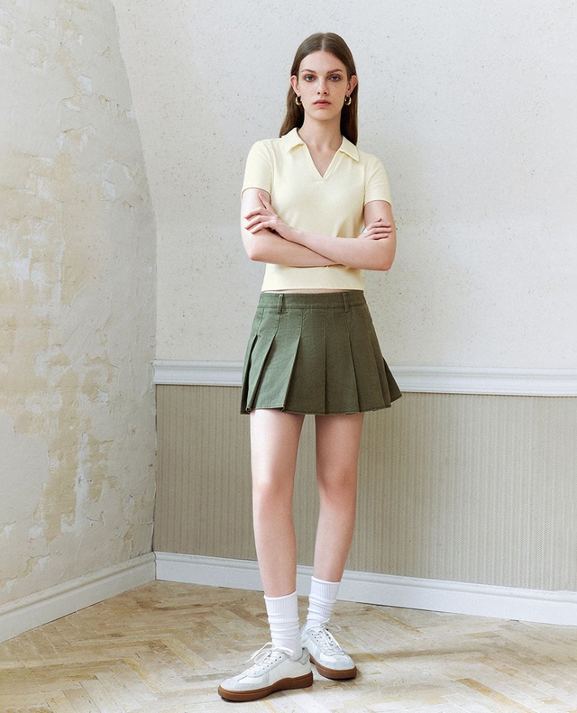 Áo cổ bẻ và chân váy mini, bản phối đơn giản khiến hội chị em mê mẩn- Ảnh 4.