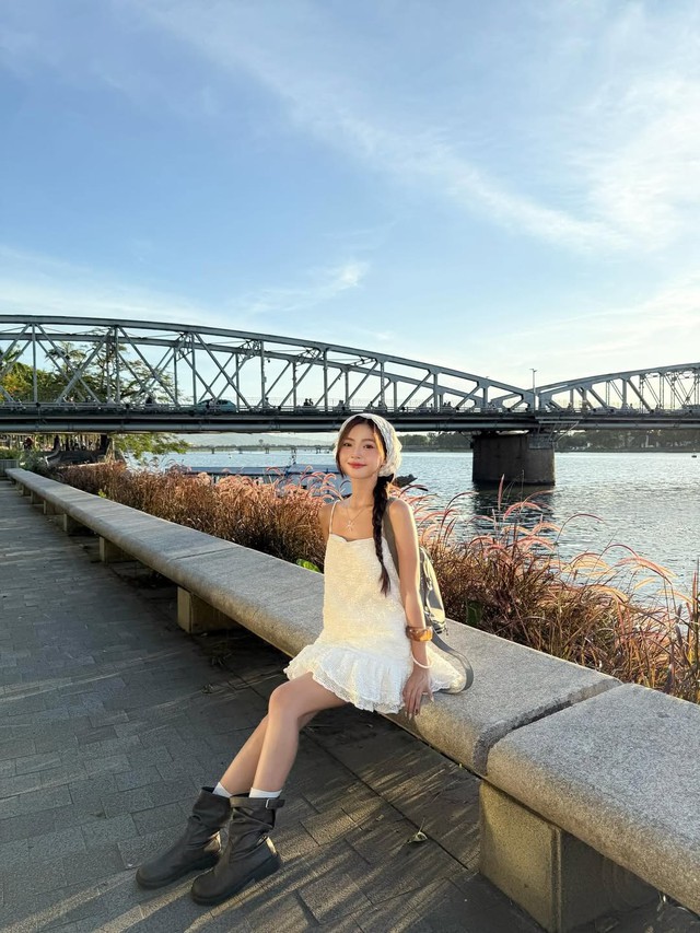 Khăn turban ren trắng, chút điệu đà cho ngày xuống phố- Ảnh 7.