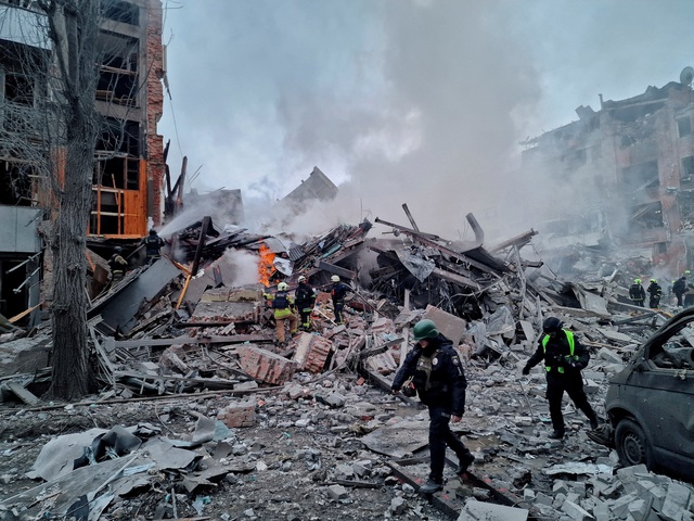 Chiến sự Ukraine ng&agrave;y 1.411: &Ocirc;ng Trump bất b&igrave;nh với Nga, Ukraine ra y&ecirc;u s&aacute;ch - Ảnh 1.