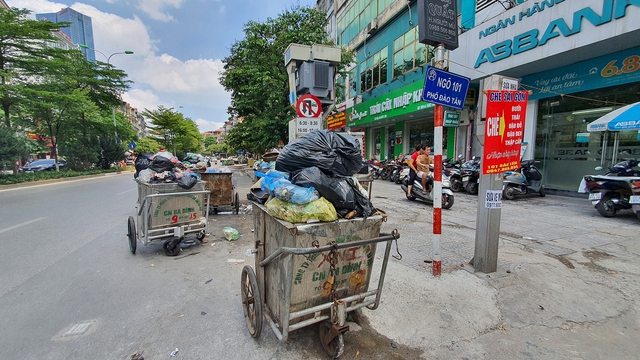 H&agrave; Nội ph&acirc;n loại r&aacute;c tại nguồn: D&acirc;n than trước kia l&agrave;m kiểu 'đầu voi đu&ocirc;i chuột'- Ảnh 2.