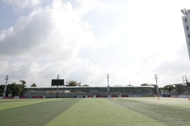 S&acirc;n b&oacute;ng Trường ĐH Đồng Th&aacute;p đ&atilde; sẵn s&agrave;ng cho TNSV THACO cup 2026- Ảnh 2.