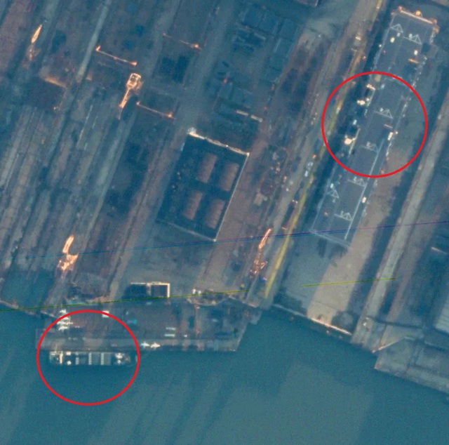 Tàu hàng Trung Quốc mang hàng chục ống tên lửa vừa được ‘độ’ thêm máy phóng UAV? - Ảnh 4.