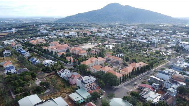 Ho&agrave;ng Nguy&ecirc;n Thanh lần thứ 10 chinh phục danh hiệu 'vua leo n&uacute;i' B&agrave; R&aacute;- Ảnh 3.