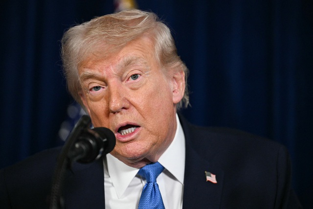 &Ocirc;ng Trump cảnh b&aacute;o l&atilde;nh đạo l&acirc;m thời Venezuela trả gi&aacute; đắt nếu kh&ocirc;ng hợp t&aacute;c với Mỹ- Ảnh 1.